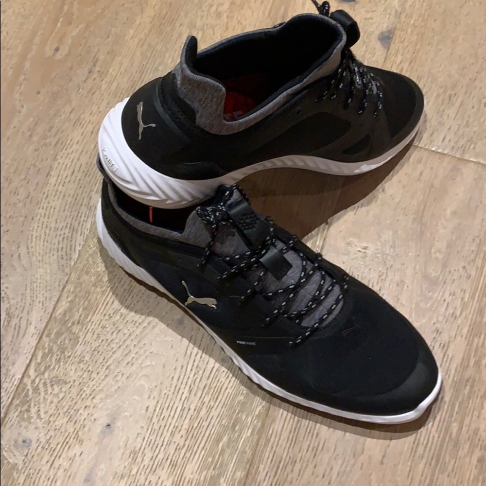 Golf shoes